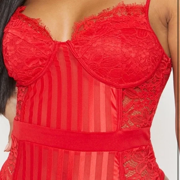 🎀 5/$20 🎀 PrettyLittleThing Shape Red Lace Bodysuit size 10 - Picture 3 of 16